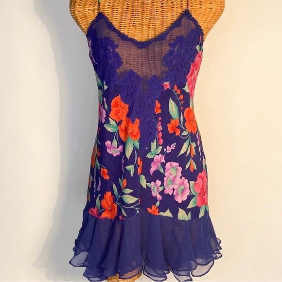 Vintage Victoria Secret Gold Label Floral Slip - Picture 1 of 6